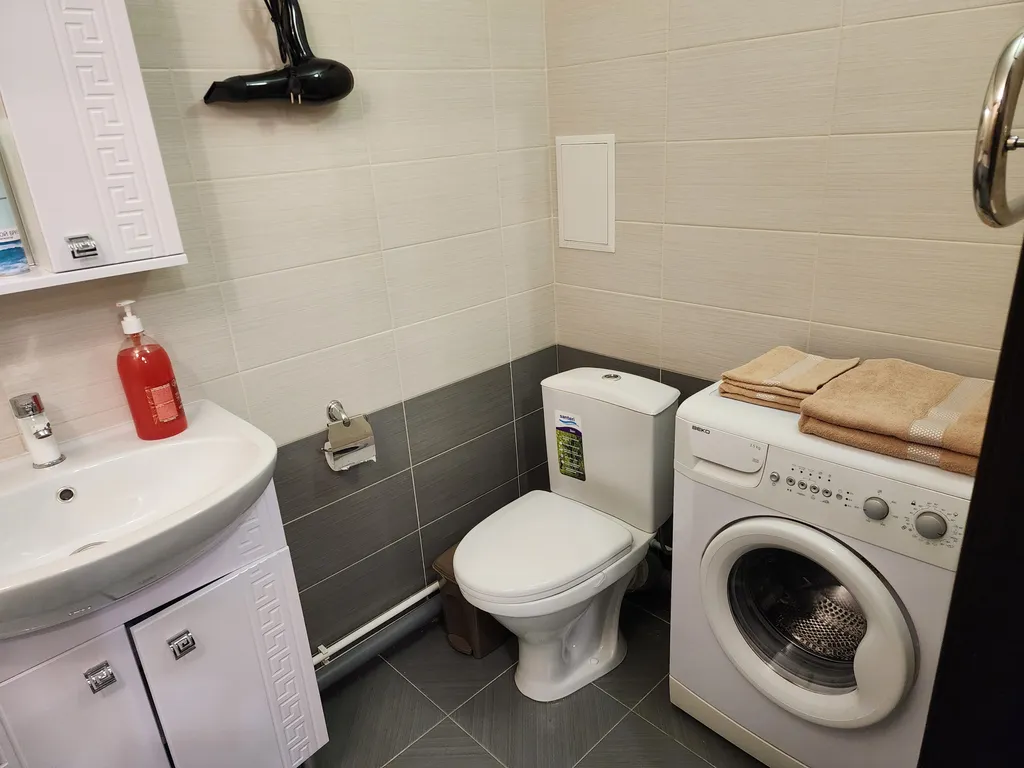 Уютная студия с видом на озеро рядом с вокзалом