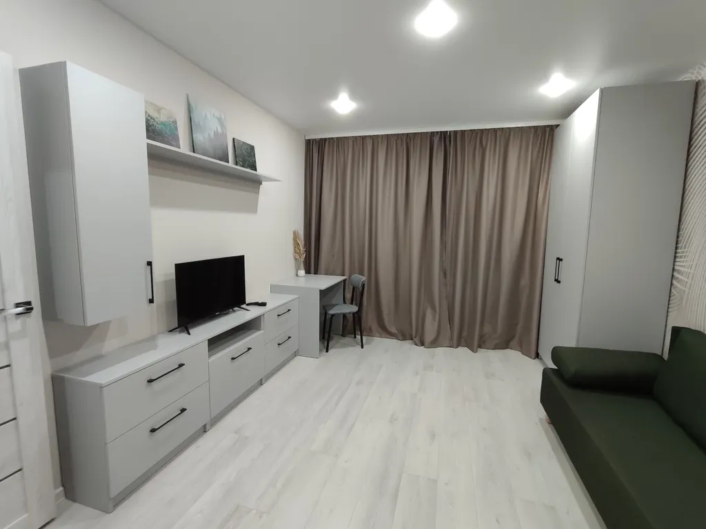 Уютная квартира с отдельной спальней, новым ремонтом и техникой