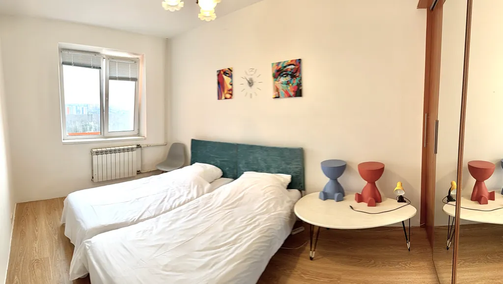 Комната у метро