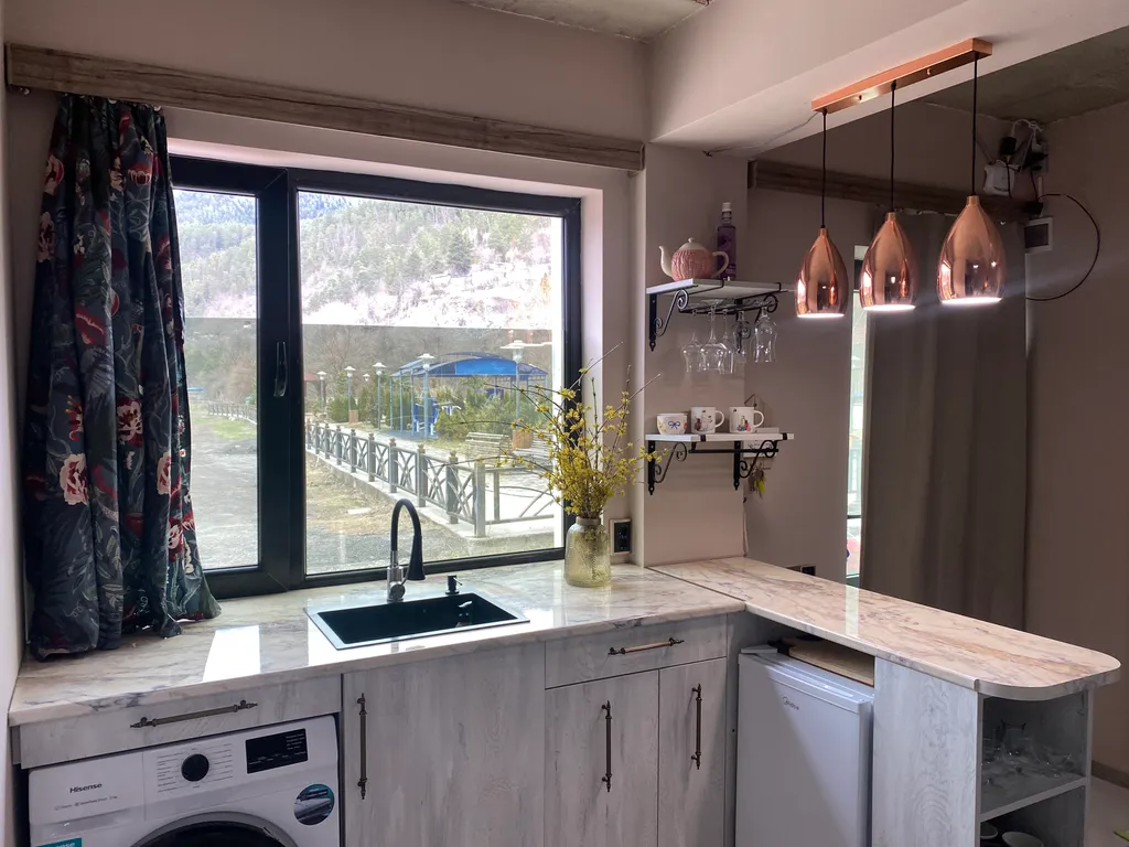 Студия у парка на 1 этаже с отдельным входом со стороны улицы