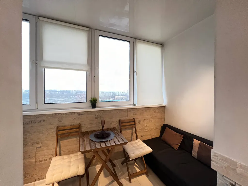 Дизайнерская студия в центре в новом доме