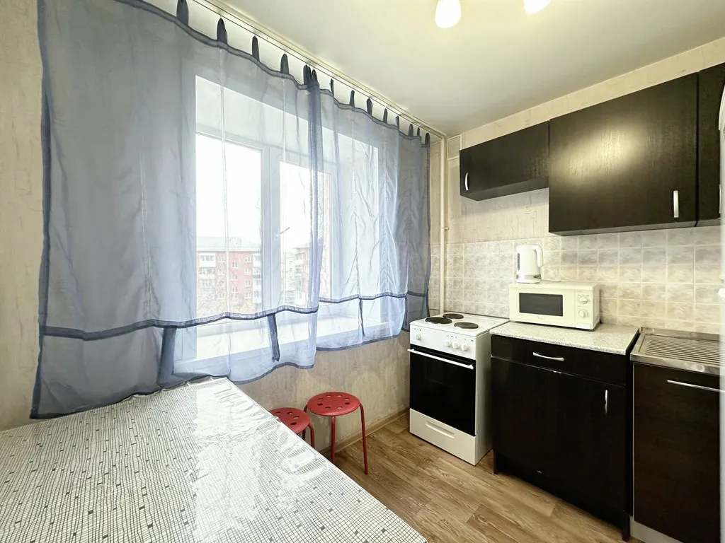 2-комнатная квартира в центре рядом с КУЗгту и РЕАцентром