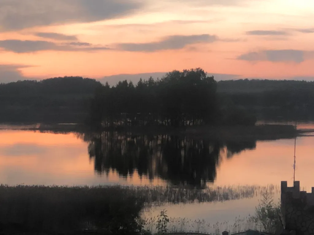 Апартаменты на берегу с камином