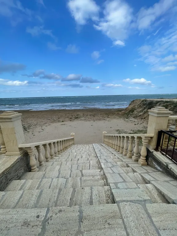 Шикарная квартира с видом на море