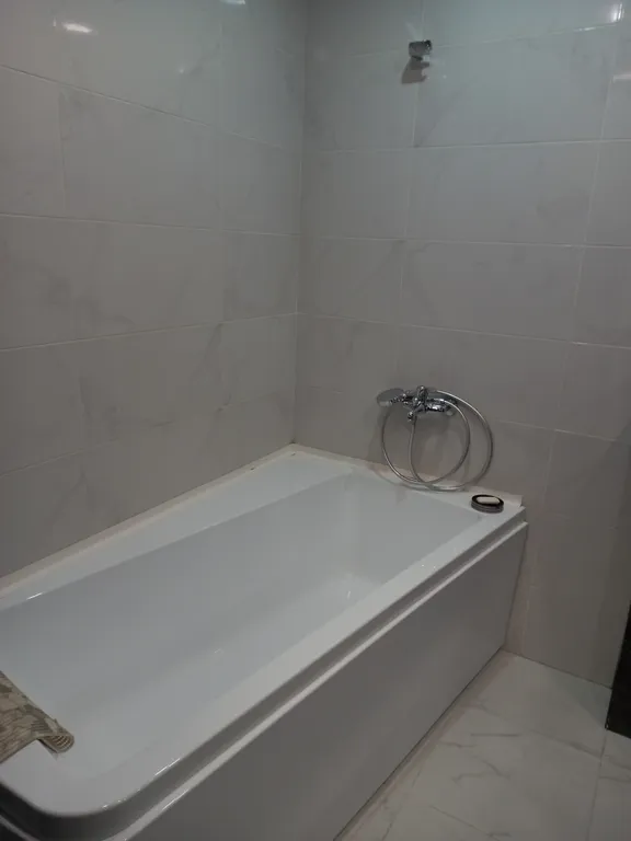 Уютная квартира с панорамным окнами и видом на горы