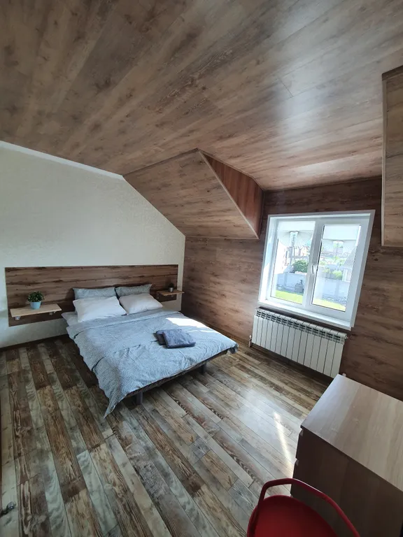 Уютный гостевой дворик в живописном тихом уголке