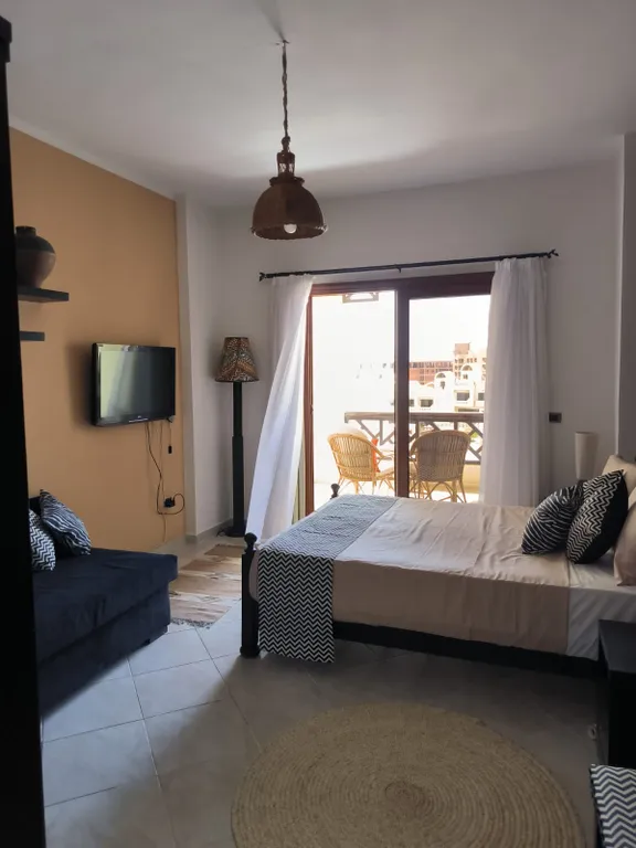 Студия в элитном районе с пляжем и бассейном с подогревом