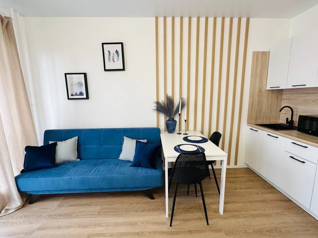 Светлая студия с видом на закат