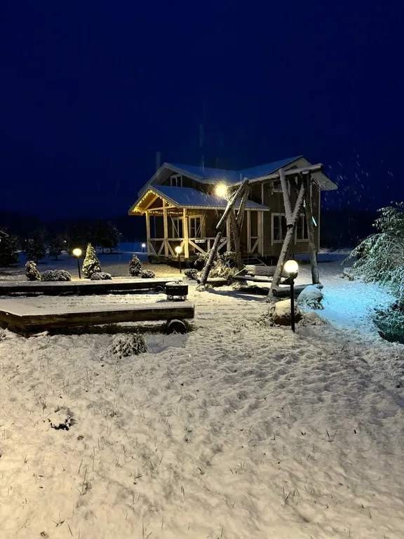 Дом у пруда