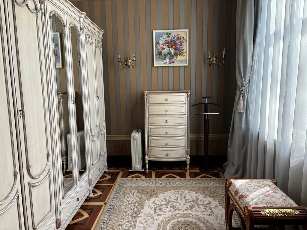 Двухэтажный коттедж с видом на парк в центре Минска