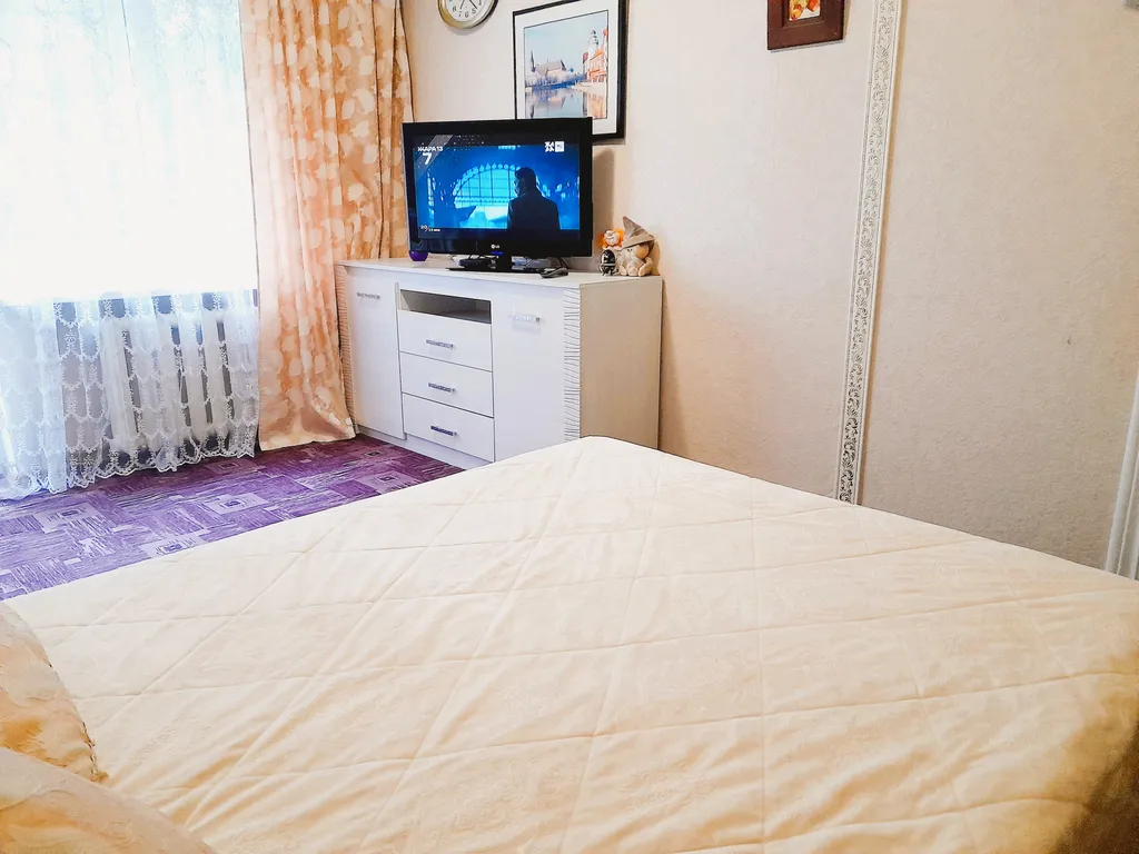 Уютная двухкомнатная квартира рядом с Центральной площадью — аренда посуточно в Калининград