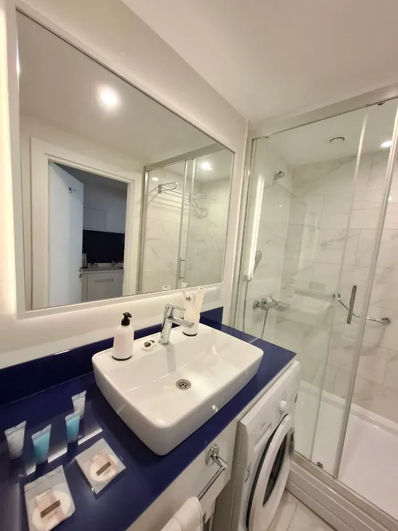 Уровня lux с видом на море с ps4 и кофеваркой