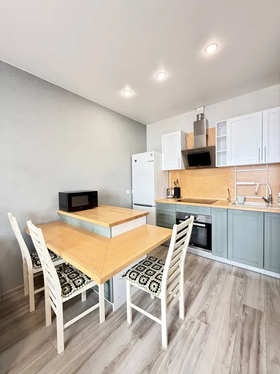 Уютная квартира на Уктусе. Высокий этаж — аренда посуточно в Екатеринбург