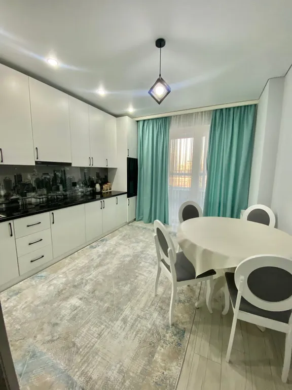 Просторная двухкомнатная квартира в ЖК Ala-Park