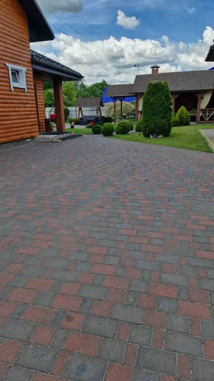 Дом с баней и парковкой