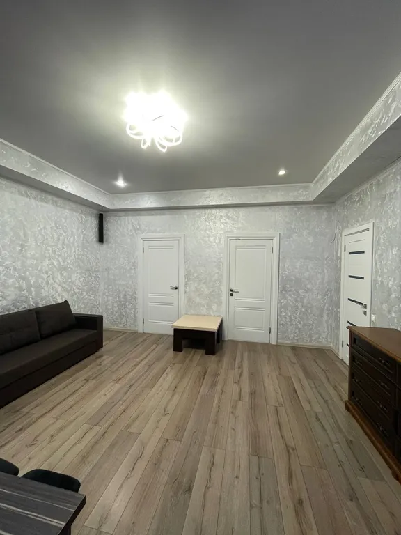 Апартаменты трёхкомнатные с кухней