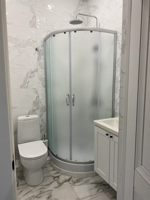 Современная студия с видом на горы