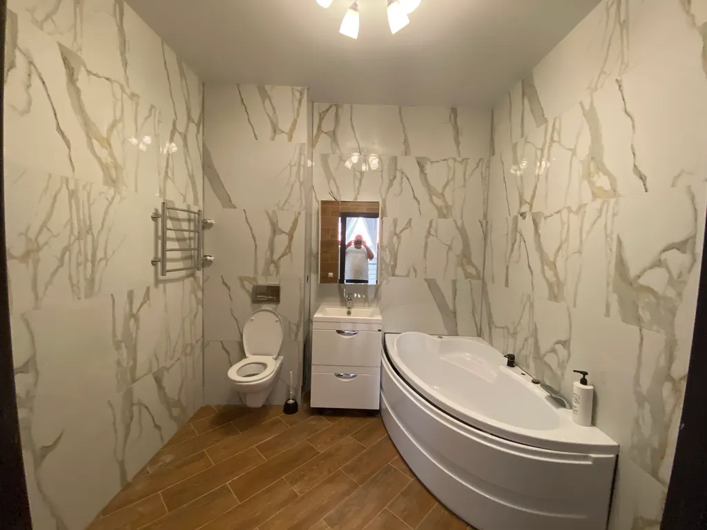 Огромный дом у парка Галицкого