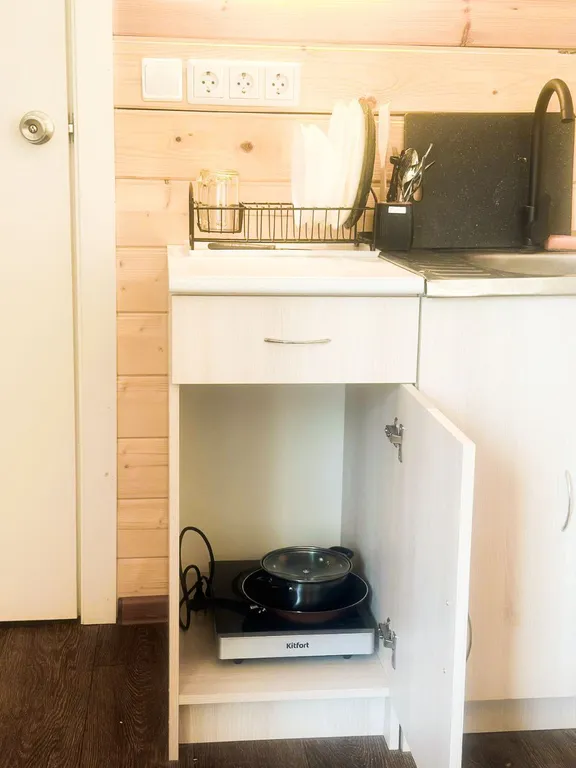 Домик на двоих с панорамным окном и видом на Белое море