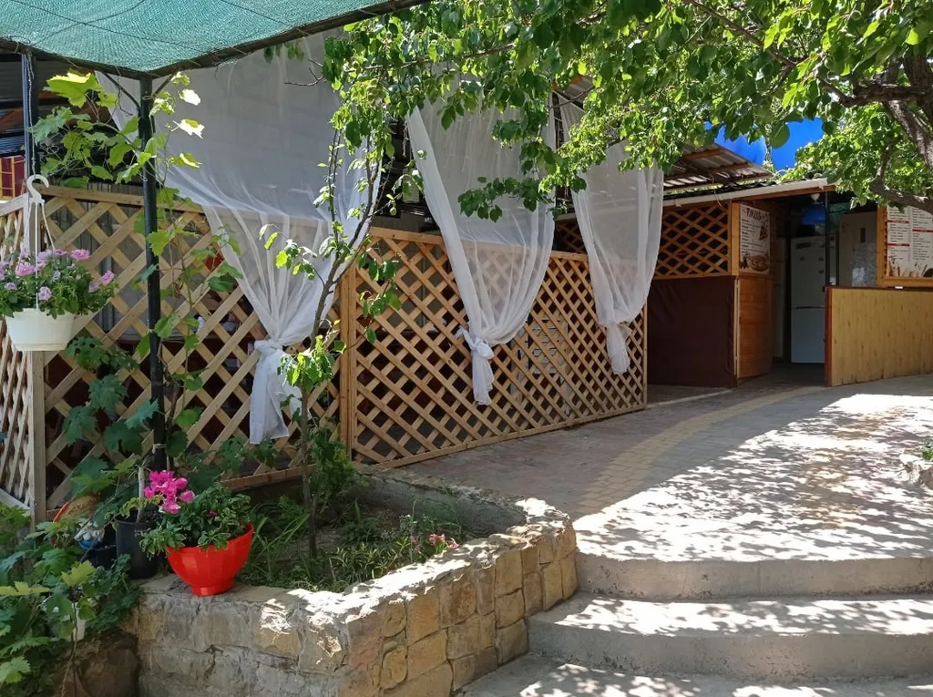 с кухней с отдельным входом