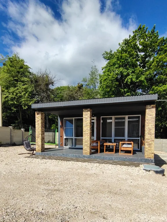 Дом возле леса