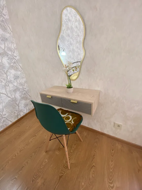 Уникальная квартира с интересным ремонтом и настоящим камином