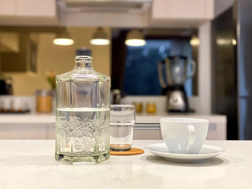 Две спальни с видом на озеро и море