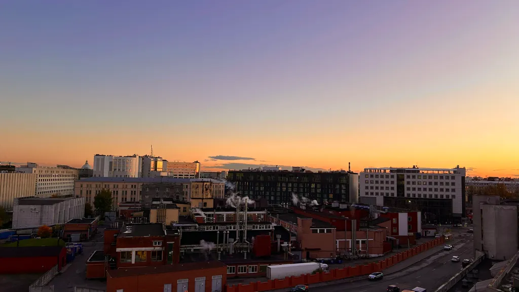 Студия в центре Петербурга с видом на закат