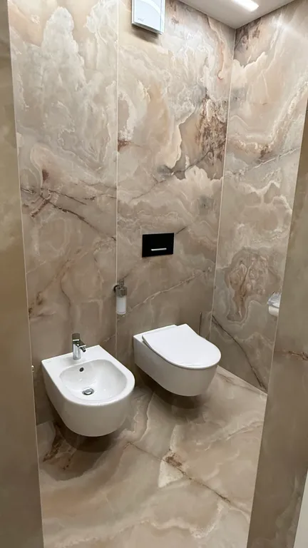 Лофт - мансарда с фронтальным видом на море