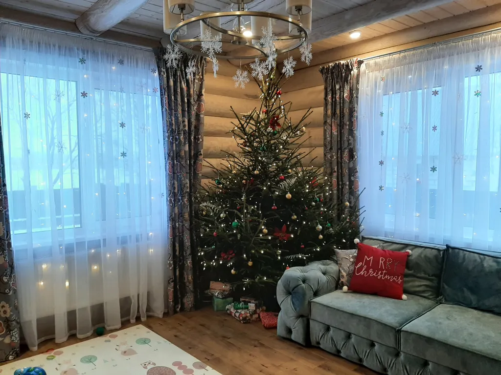 Деревянный комфортабельный дом на берегу озера