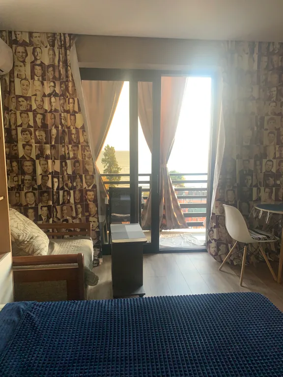 Студия с видом на море