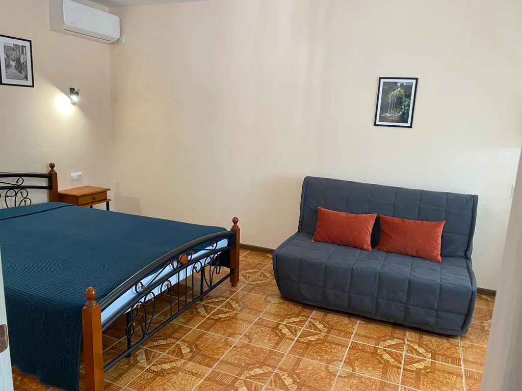 Четырехметсный уютный номер в голубой бухте!