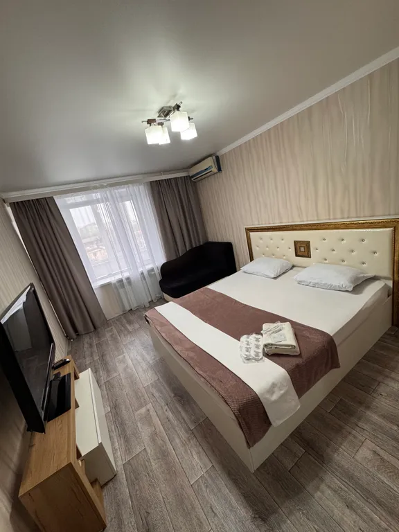 Уютная квартира со свежим ремонтом в центре города — аренда посуточно в Минеральные Воды