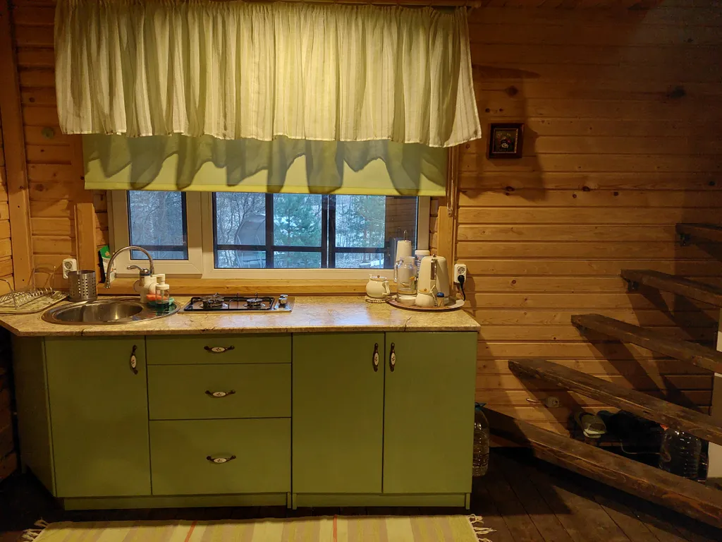 Уединенное место для отдыха у озера