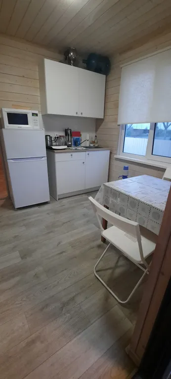 Коттедж с собственной территорией, большой беседкой и мангальной зоной