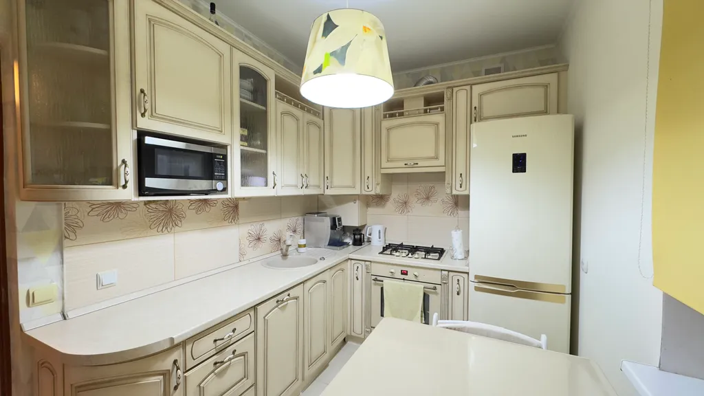 Просторная двухуровневая квартира в пяти минутах от моря