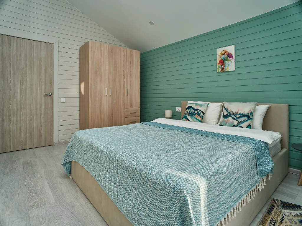 Творческий дом с игровой и полкой увлечений