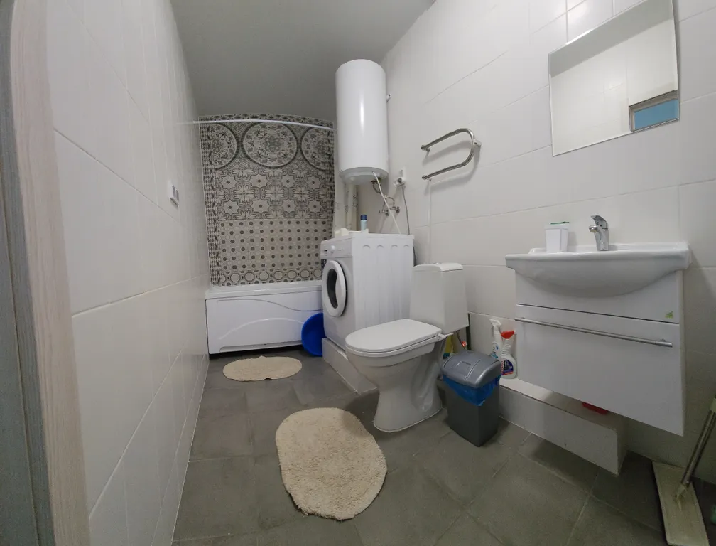 Евродвушка в корпусе с бассейном