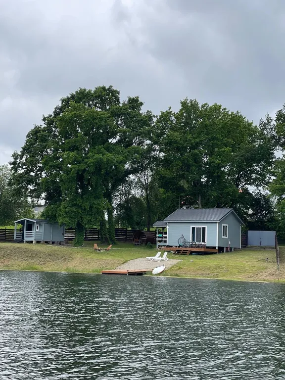 Дом на берегу озера