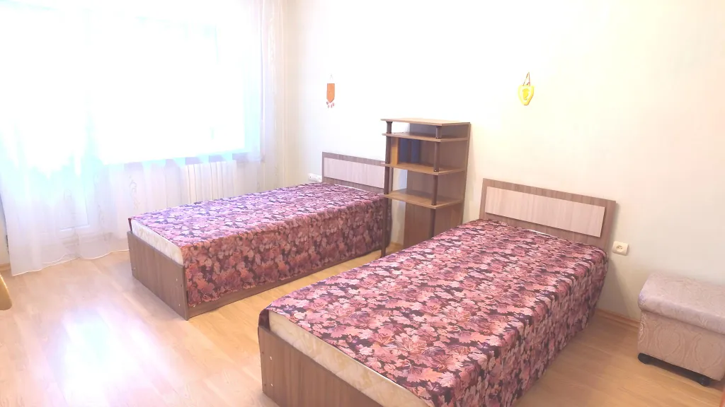 4 кровати - комнаты изолированы.Посудомойка.Отчетность