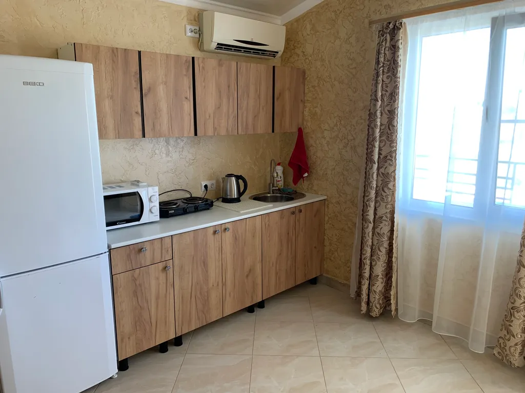 Двухкомнатный апартамент с кухней и террасой на Азовском море 4