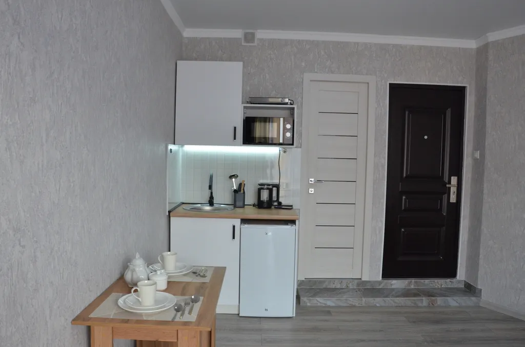 Уютная студия 2, расположенная вблизи аэропорта и ЖД вокзала