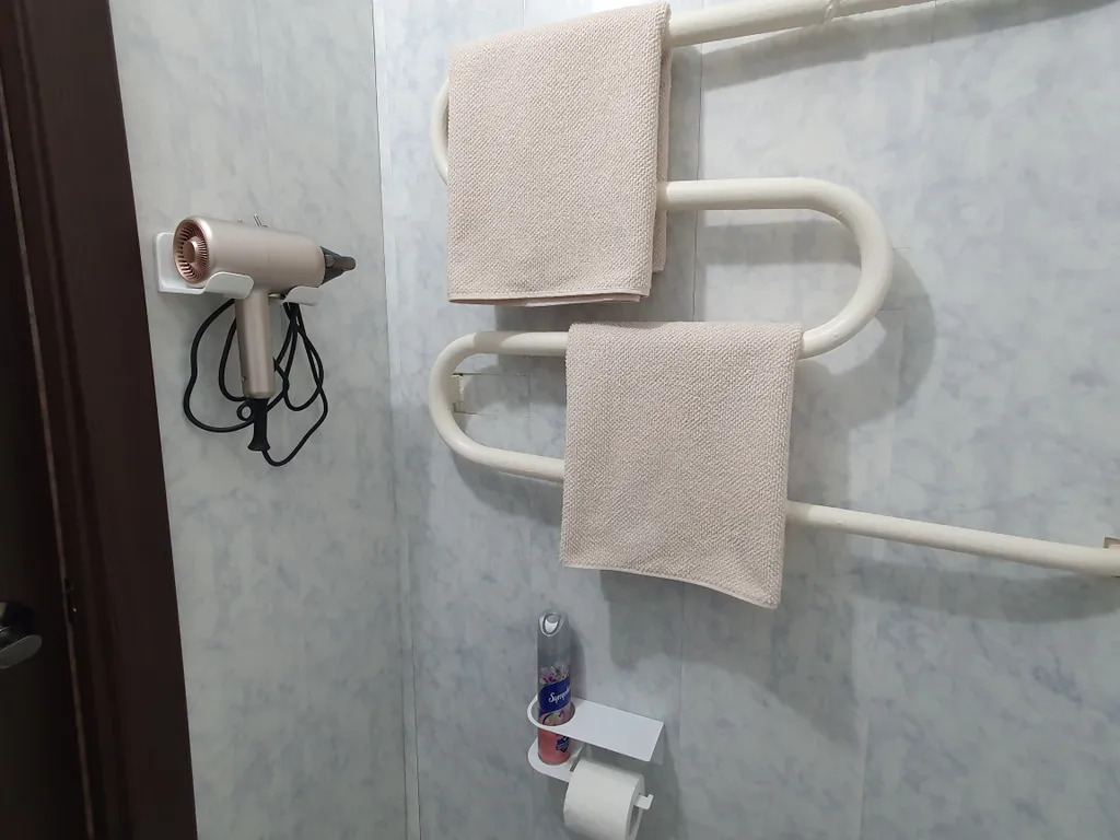 Однокомнатная в брусничных тонах