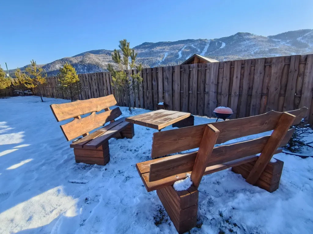 Уютный дом у озера Манжерок