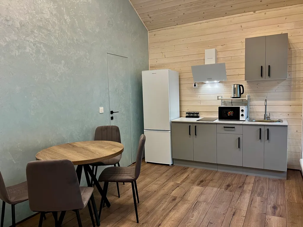 Дом у скалы