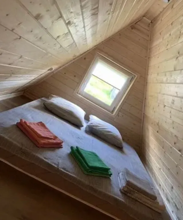 Домик у водопадов