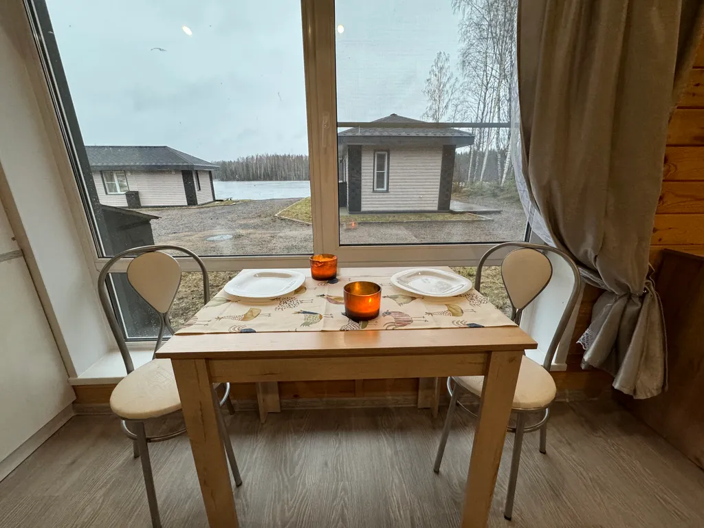 Дом вблизи озера в Карелии