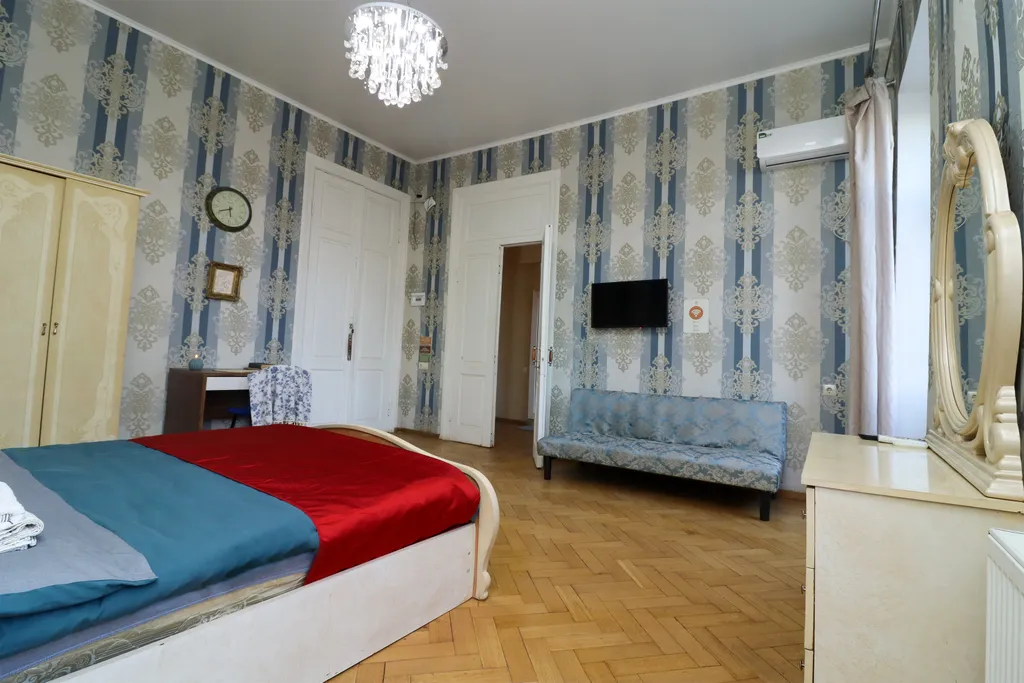 Квартира с балконом в центре