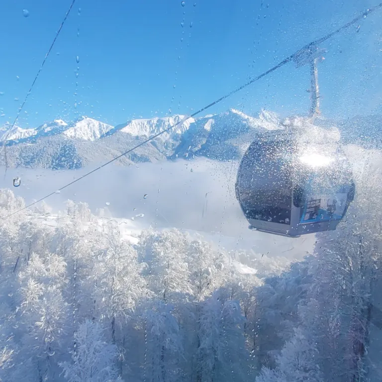 Дизайнерские апартаменты с видом на горы