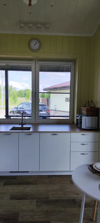 Дом с панорамными окнами в стиле Barn House